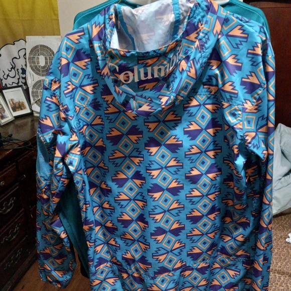 Brand new Columbia windbreaker - Picture 2 of 3
